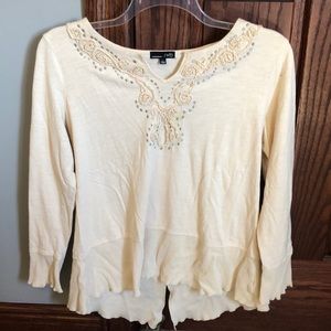Women’s flowy long sleeve top
